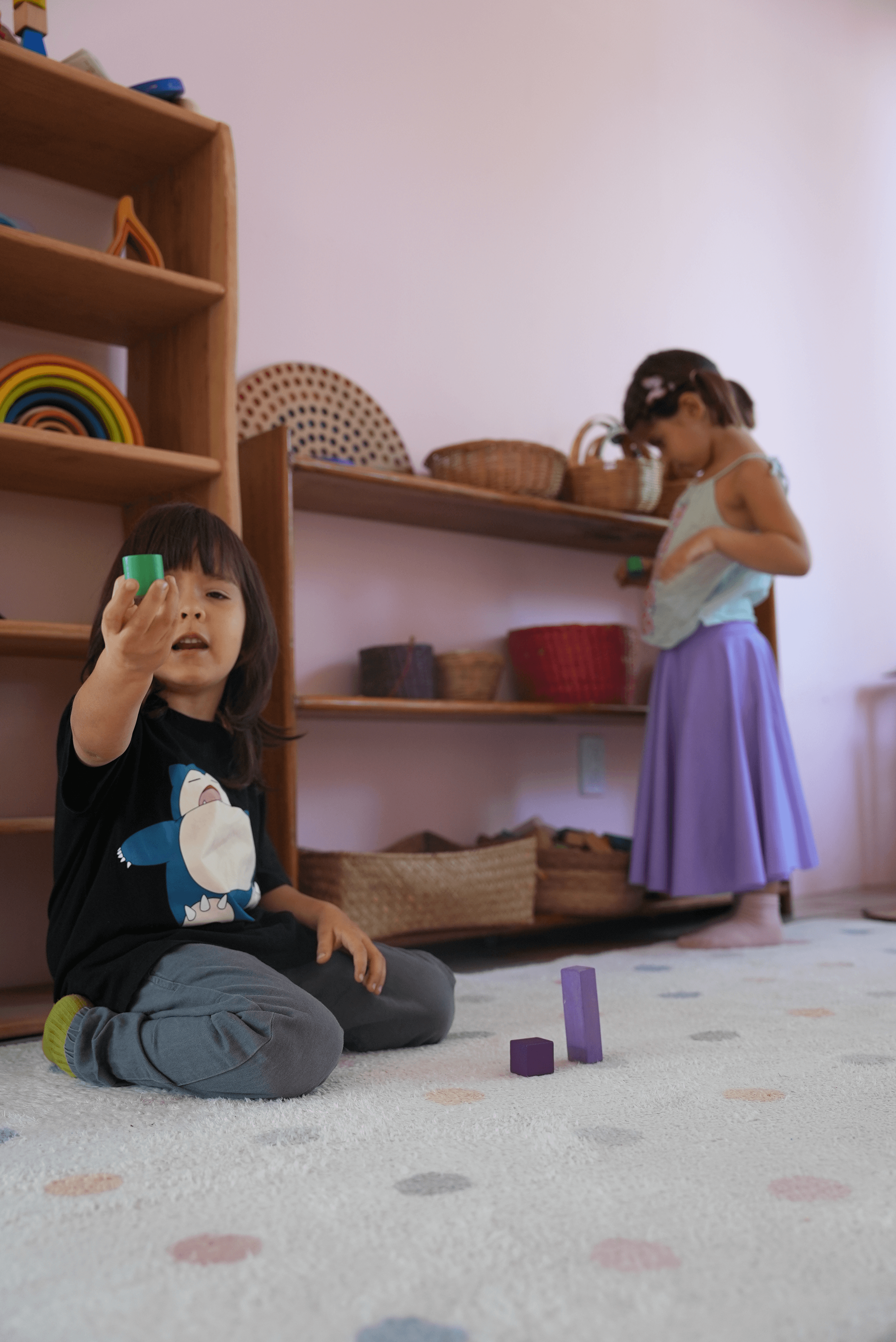 Niñas y niños en actividad comunitaria